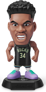 Giannis Antetokounmpo (Bucks #34, roaring pose)